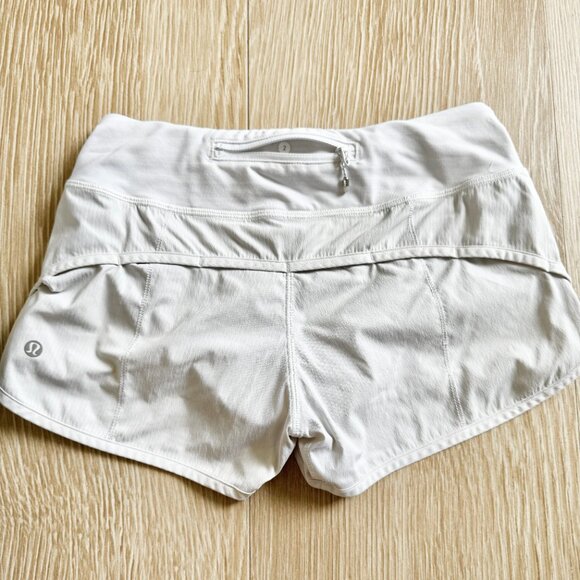 Lululemon Speed Up  GREAT Condition Size 2  -- 2.5 inch - Low Rise - Picture 2 of 4